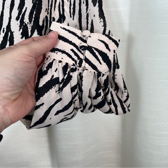 DNT zebra print long sleeve wrap blouse - Picture 4 of 10